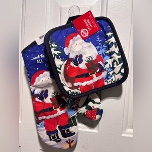 Santa Claus Oven Mitt and Pot Holder Set